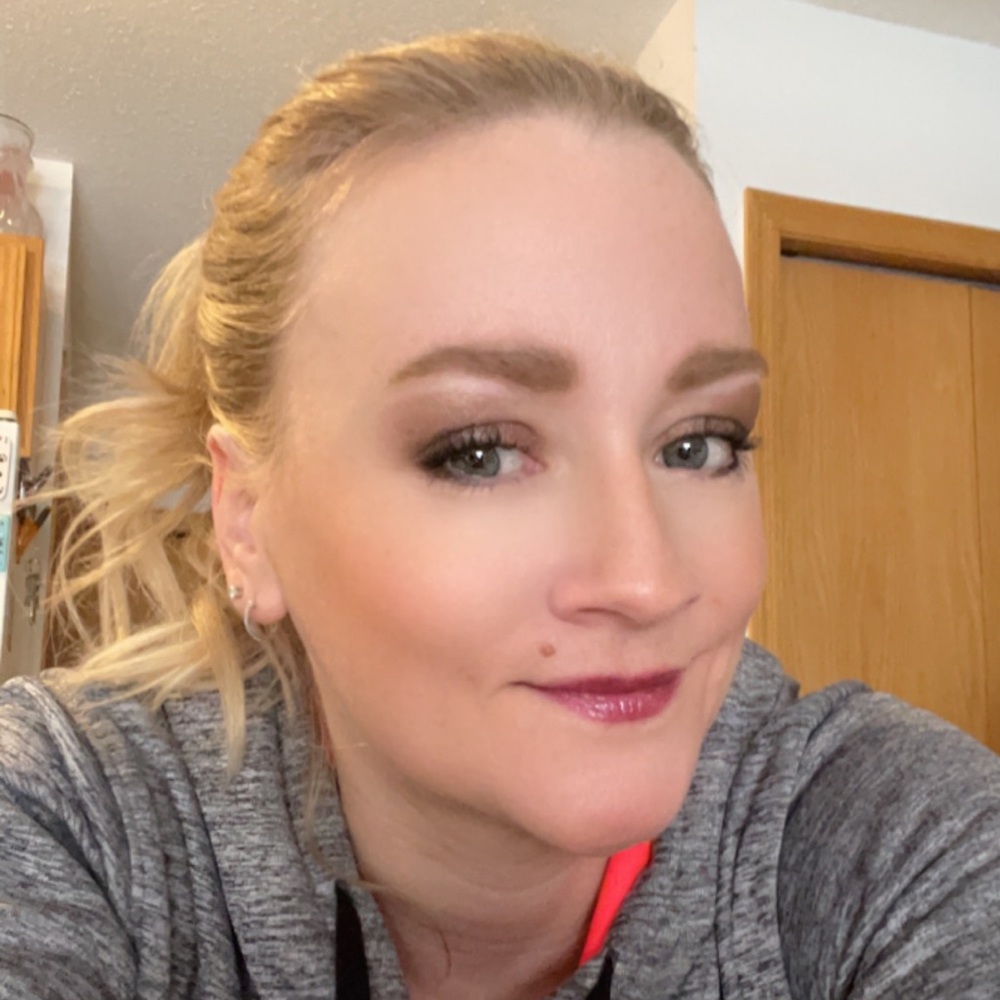 Meet your Posher, Angie
